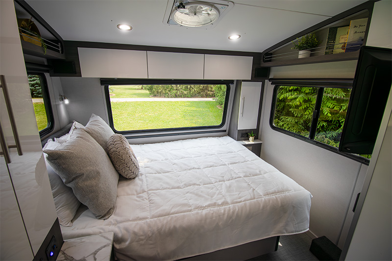 panoramic windshield RV