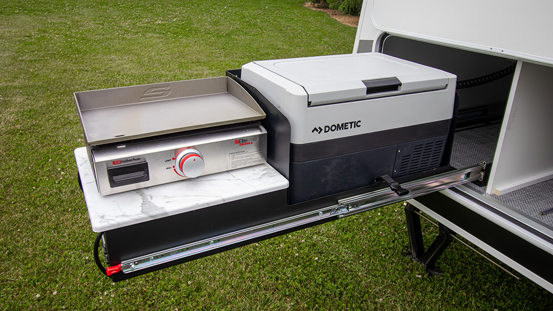 Aucta Magnolia Slide-out Kitchen