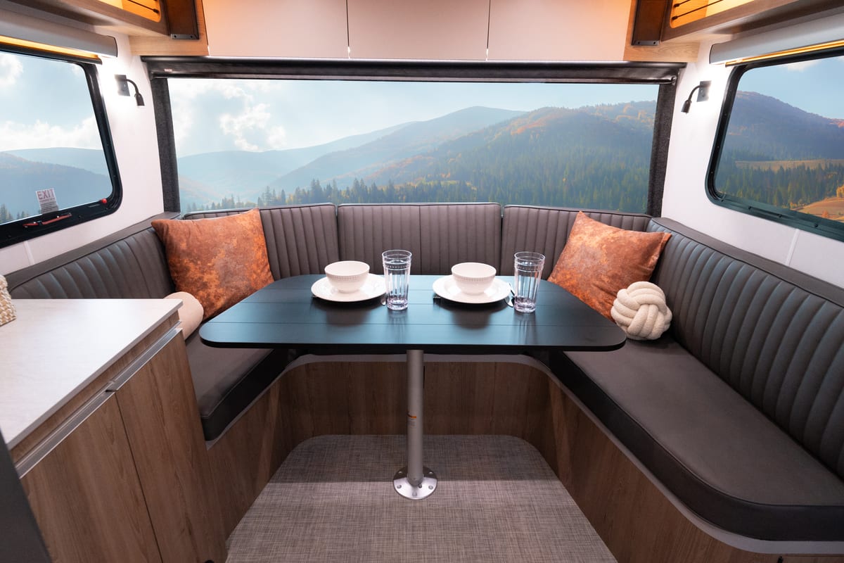 Aucta Magnolia dinette