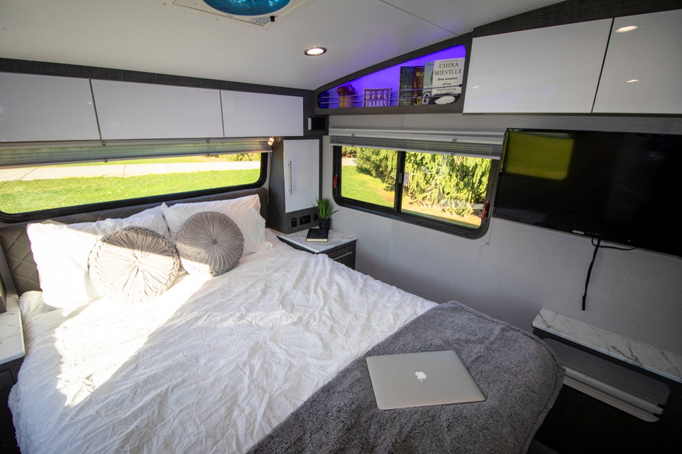 panoramic windshield RV