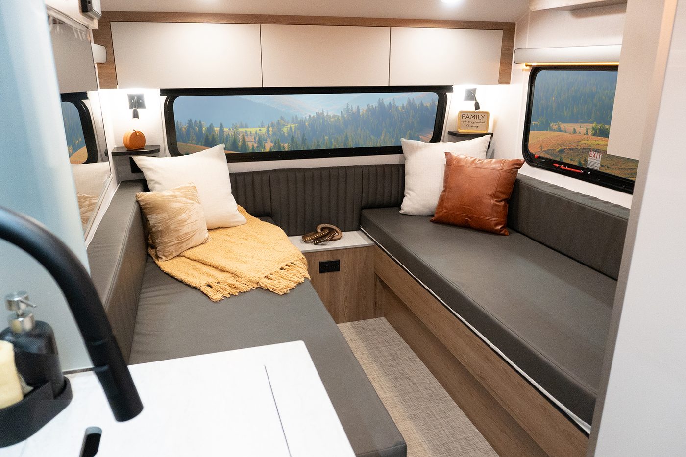 inTech Sol interior living space