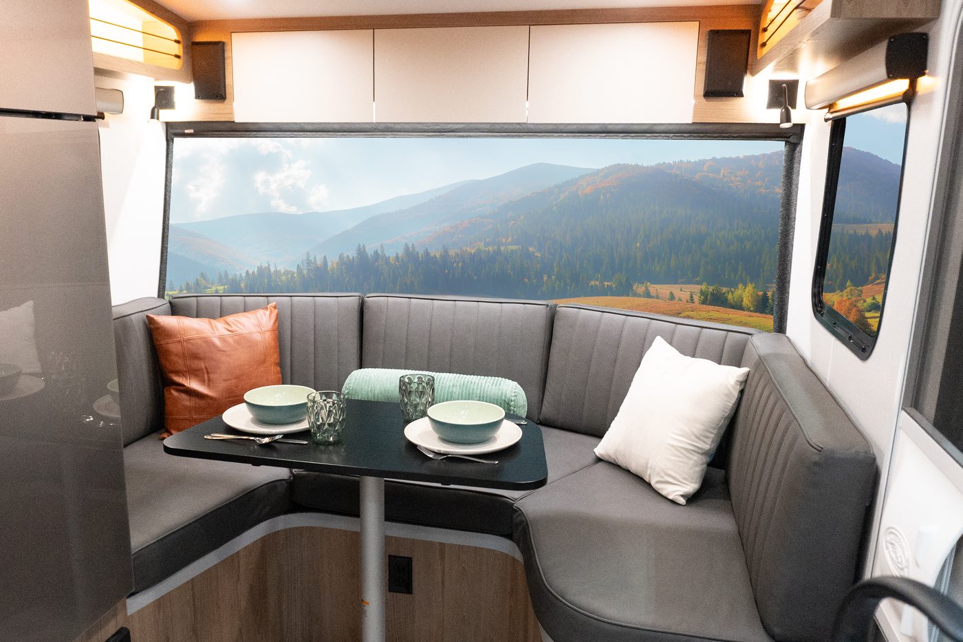 panoramic windshield RV
