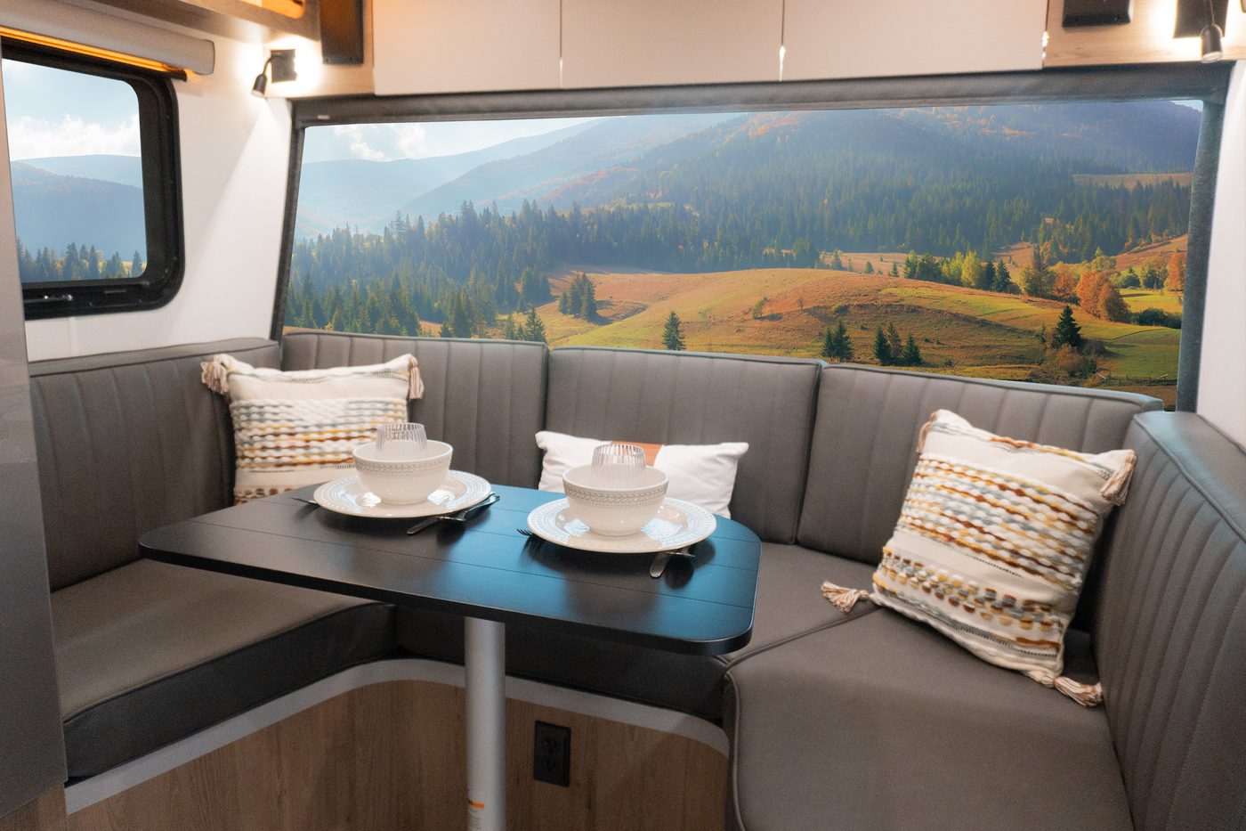 panoramic windshield RV