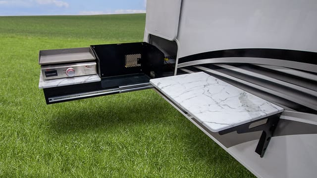 Slide-out Rear Kitchen