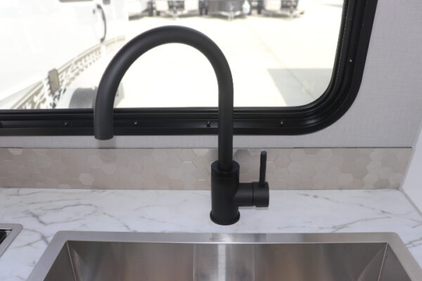 Single Handle Kitchen Faucet - Image 3