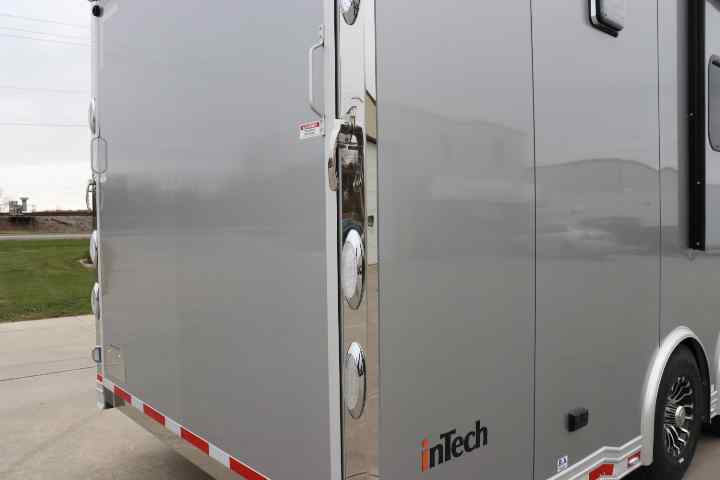 inTech Gooseneck Trailer