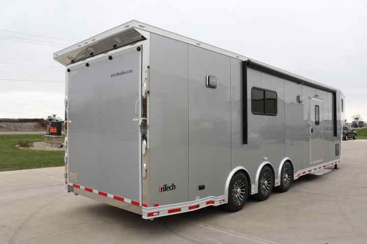 inTech Gooseneck Trailer
