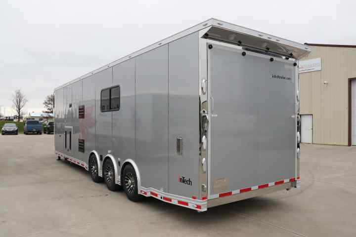 inTech Gooseneck Trailer