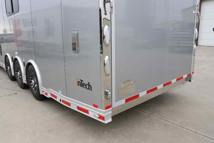 inTech Gooseneck Trailer