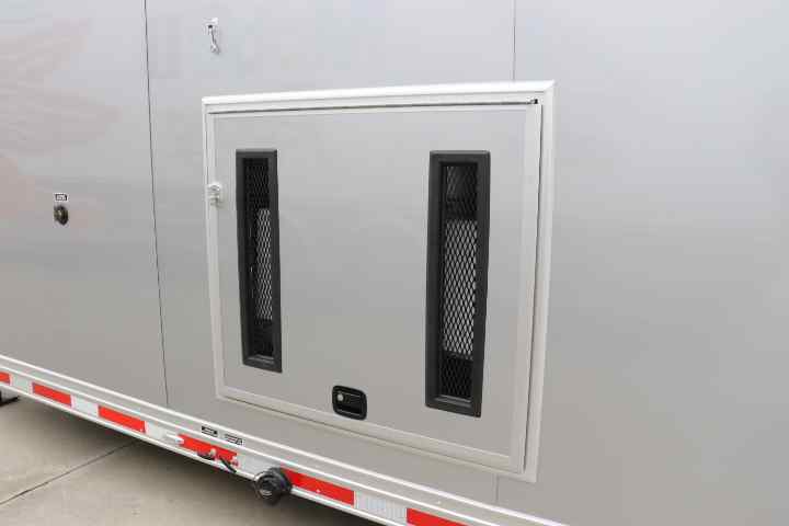 inTech Gooseneck Trailer