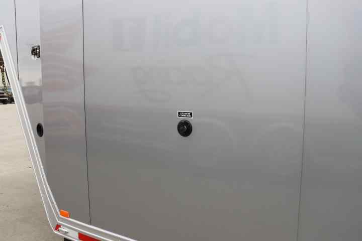 inTech Gooseneck Trailer