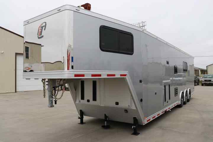 inTech Gooseneck Trailer