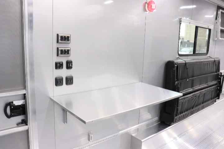 inTech Gooseneck Trailer