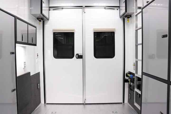 inTech Gooseneck Trailer