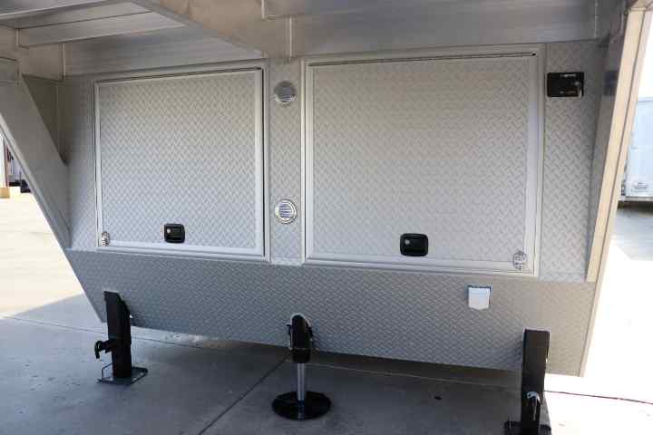 inTech Gooseneck Trailer