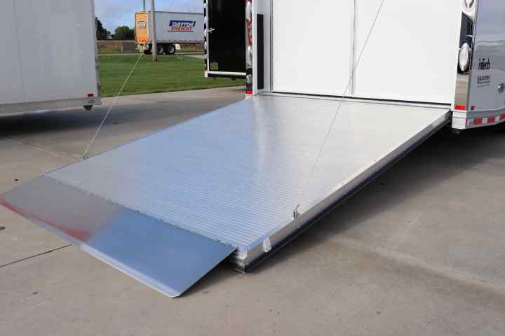 inTech Gooseneck Trailer