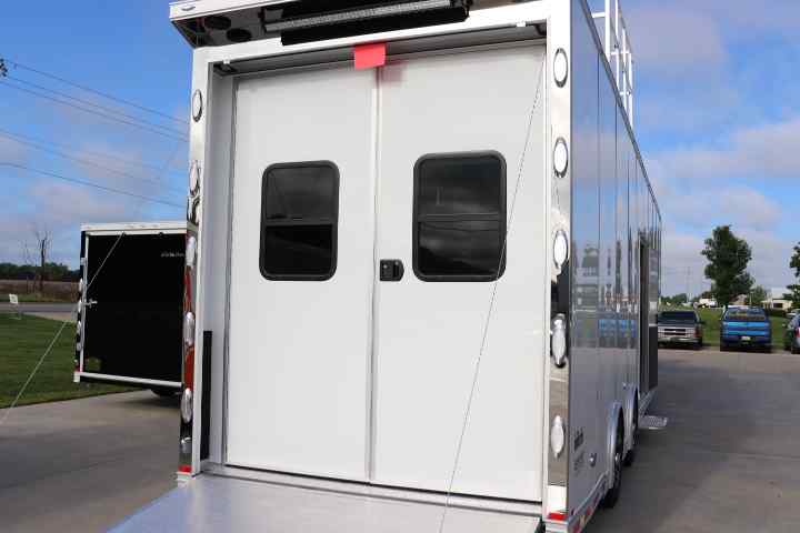 inTech Gooseneck Trailer