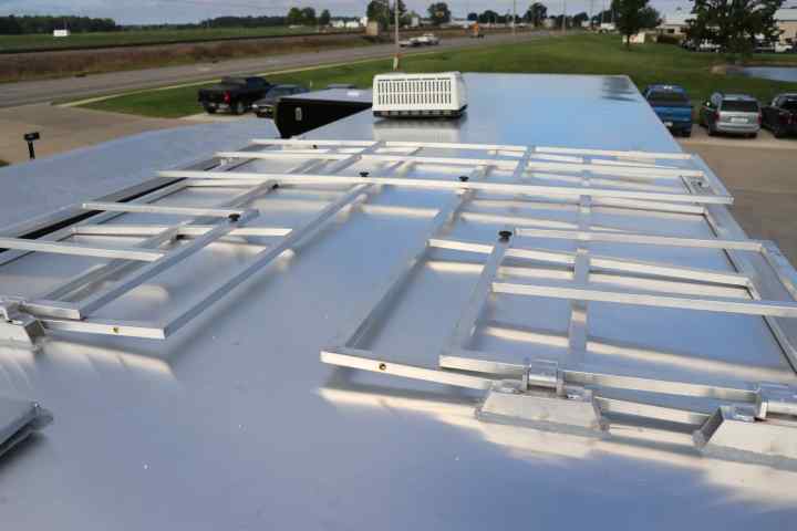 inTech Gooseneck Trailer