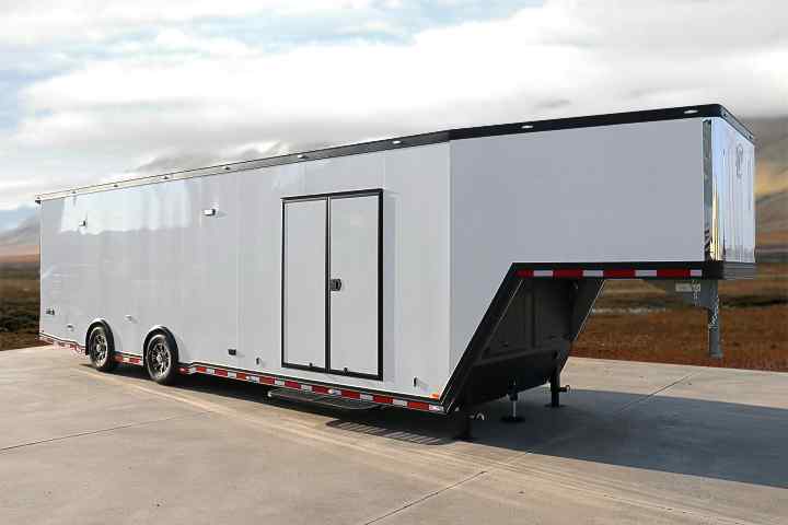 inTech Gooseneck Trailer