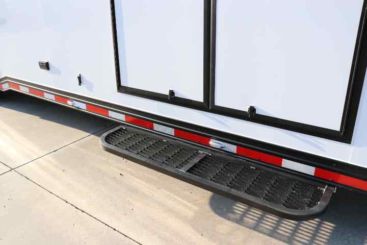 inTech Gooseneck Trailer