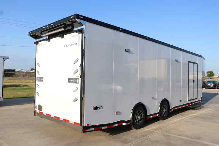 inTech Gooseneck Trailer