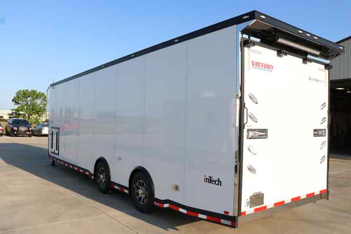 inTech Gooseneck Trailer