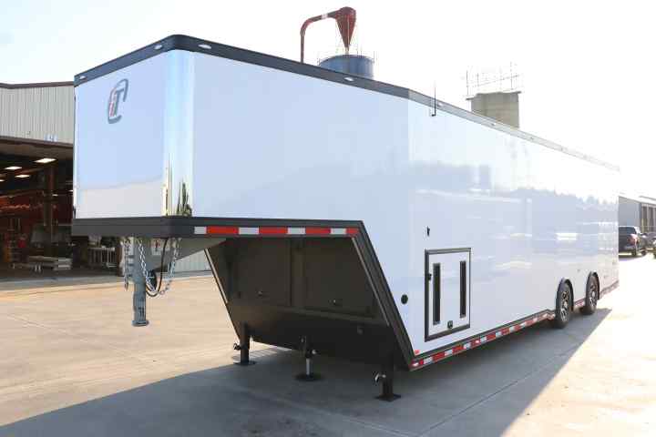 inTech Gooseneck Trailer