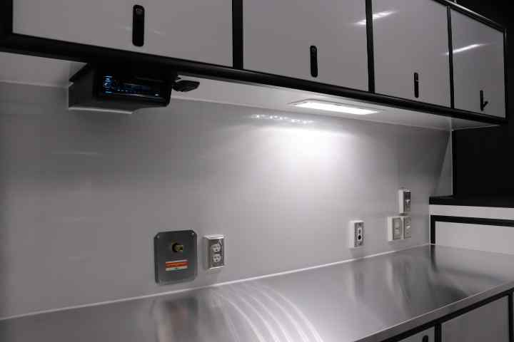 inTech Gooseneck Trailer