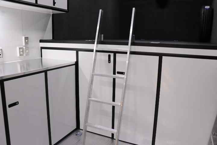 inTech Gooseneck Trailer