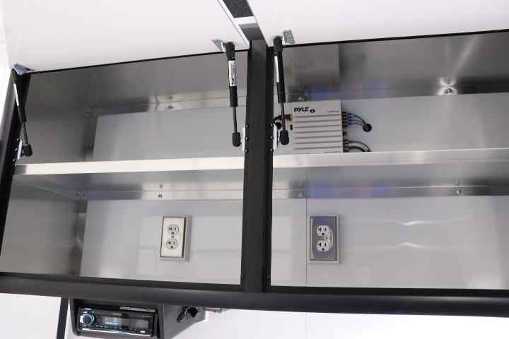 inTech Gooseneck Trailer