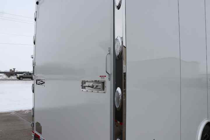 inTech Gooseneck Trailer