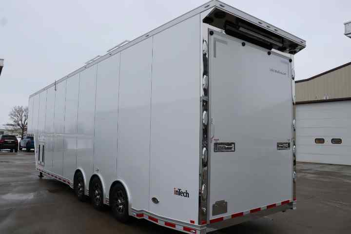 inTech Gooseneck Trailer