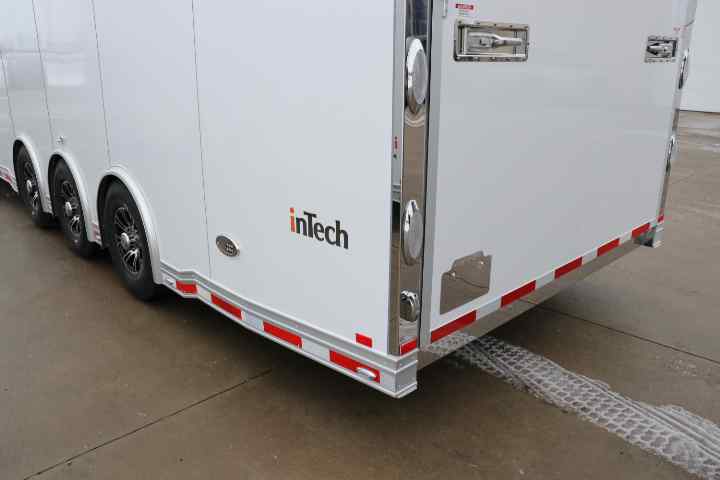 inTech Gooseneck Trailer