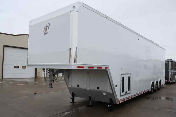 inTech Gooseneck Trailer