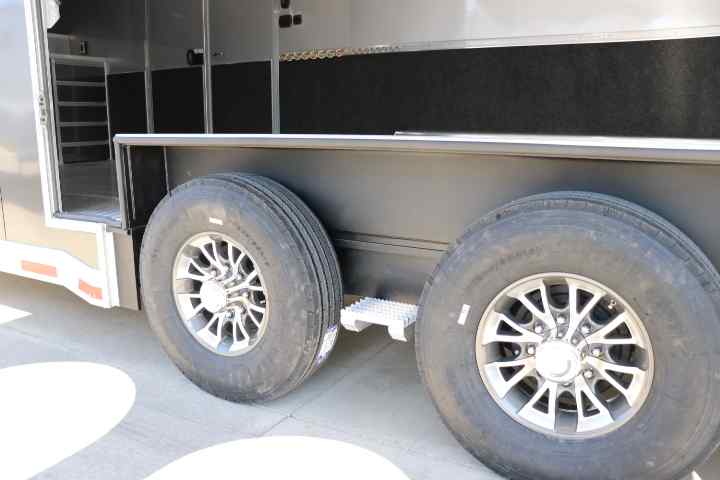 inTech Gooseneck Trailer
