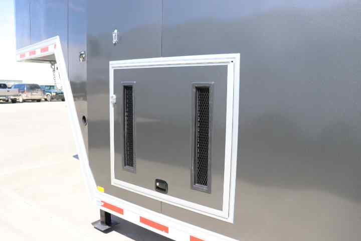 inTech Gooseneck Trailer