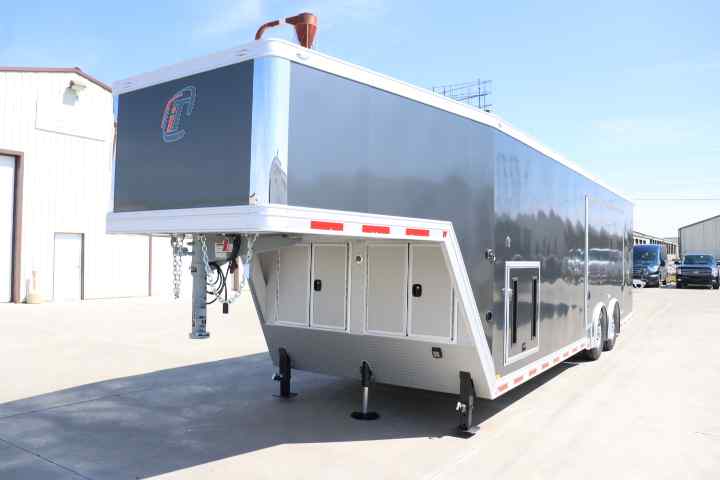 inTech Gooseneck Trailer