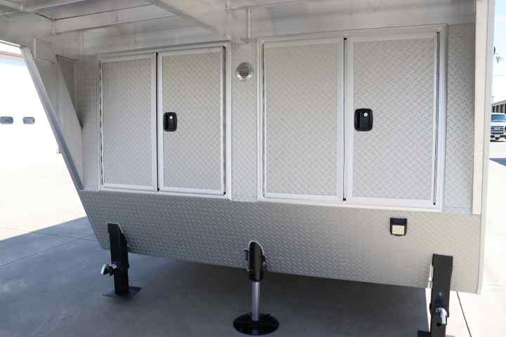 inTech Gooseneck Trailer