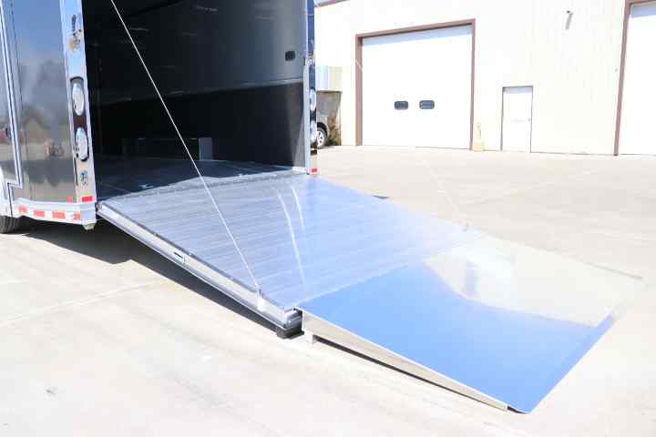 inTech Gooseneck Trailer