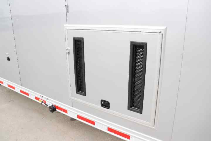 inTech Gooseneck Trailer