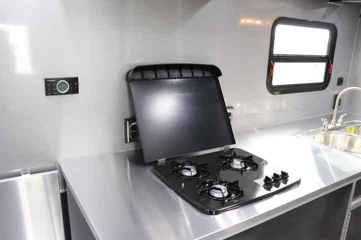 inTech Gooseneck Trailer