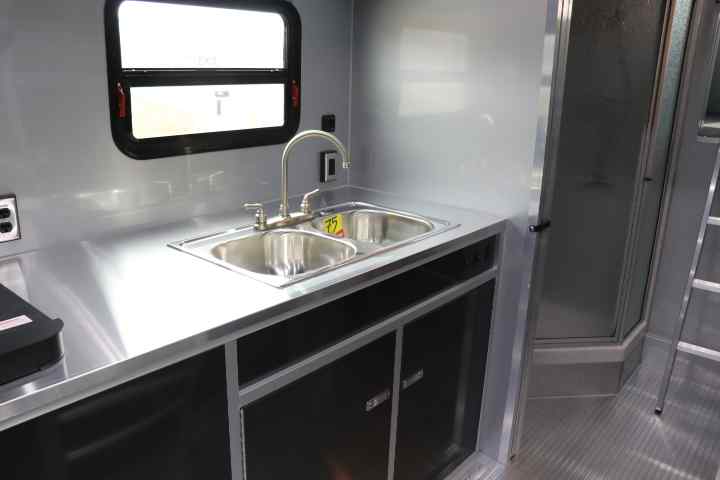 inTech Gooseneck Trailer