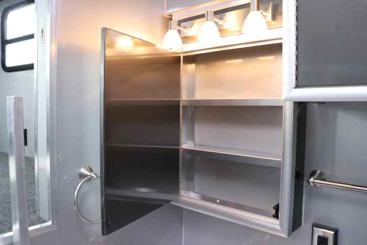 inTech Gooseneck Trailer
