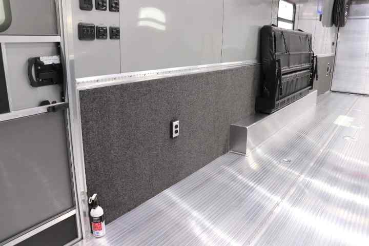 inTech Gooseneck Trailer