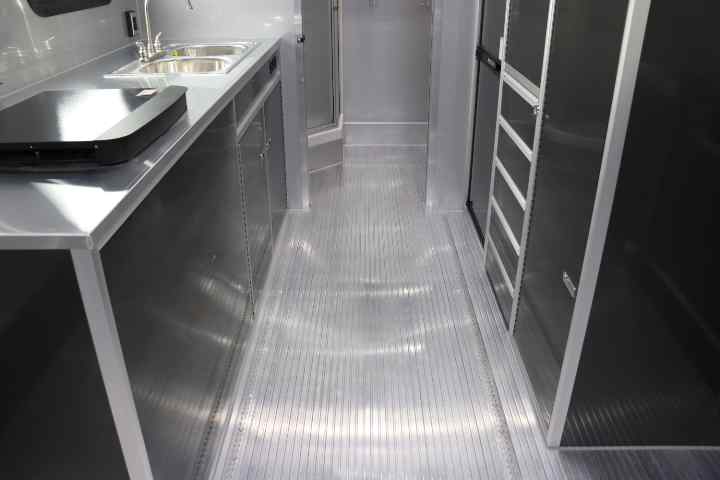 inTech Gooseneck Trailer