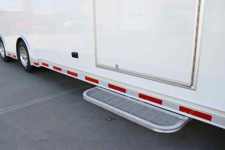 inTech Gooseneck Trailer