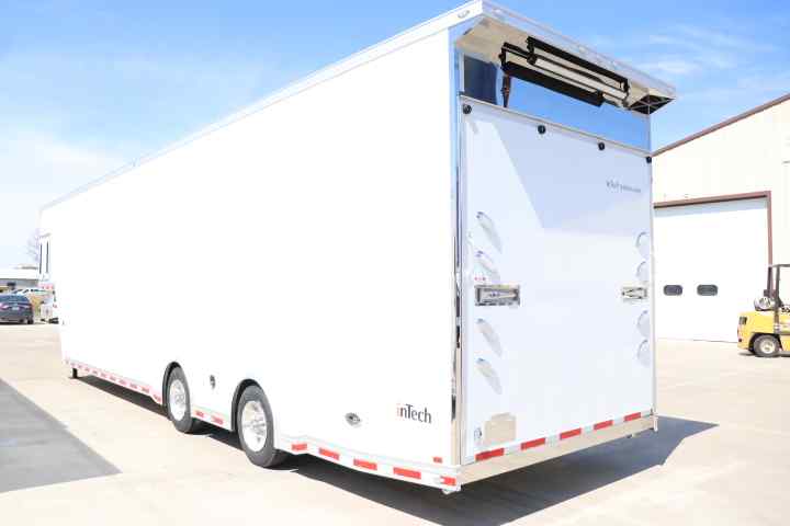 inTech Gooseneck Trailer