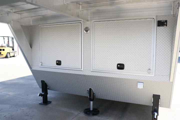 inTech Gooseneck Trailer