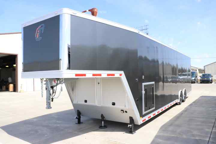 inTech Gooseneck Trailer