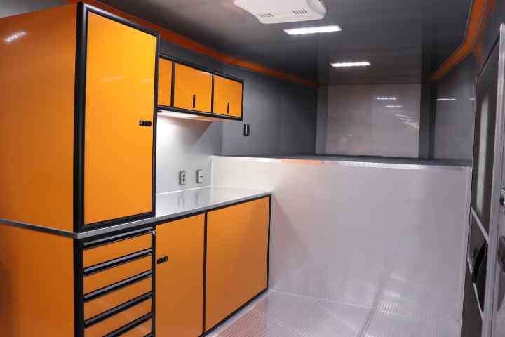 inTech Gooseneck Trailer